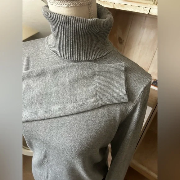 Calvin Klein Gray Turtleneck Sweater Women’s Size M - Picture 6 of 9